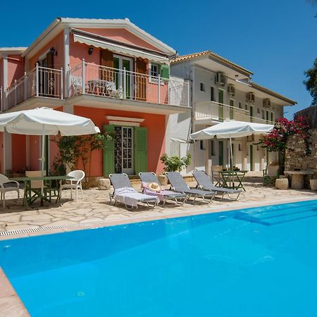 Soustas Apartments Longós Екстериор снимка
