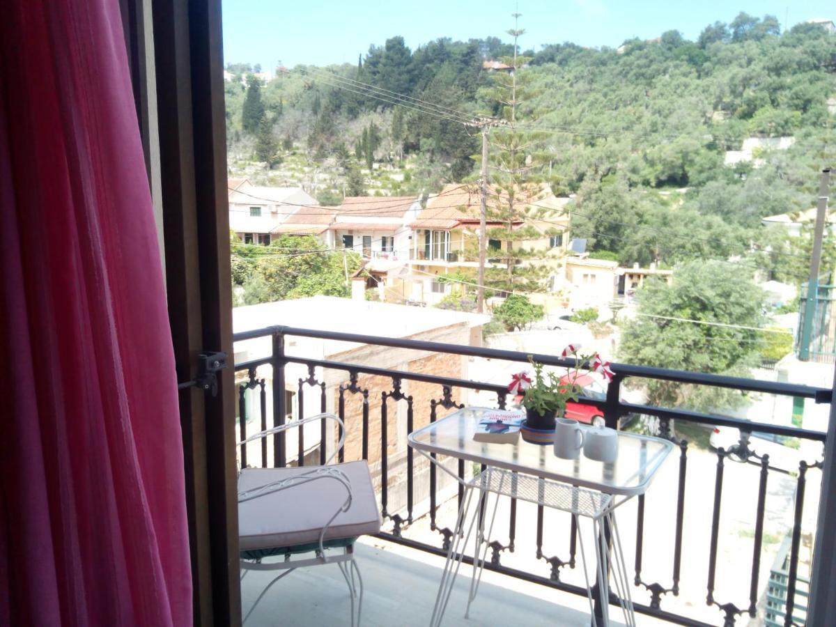 Soustas Apartments Longós Екстериор снимка