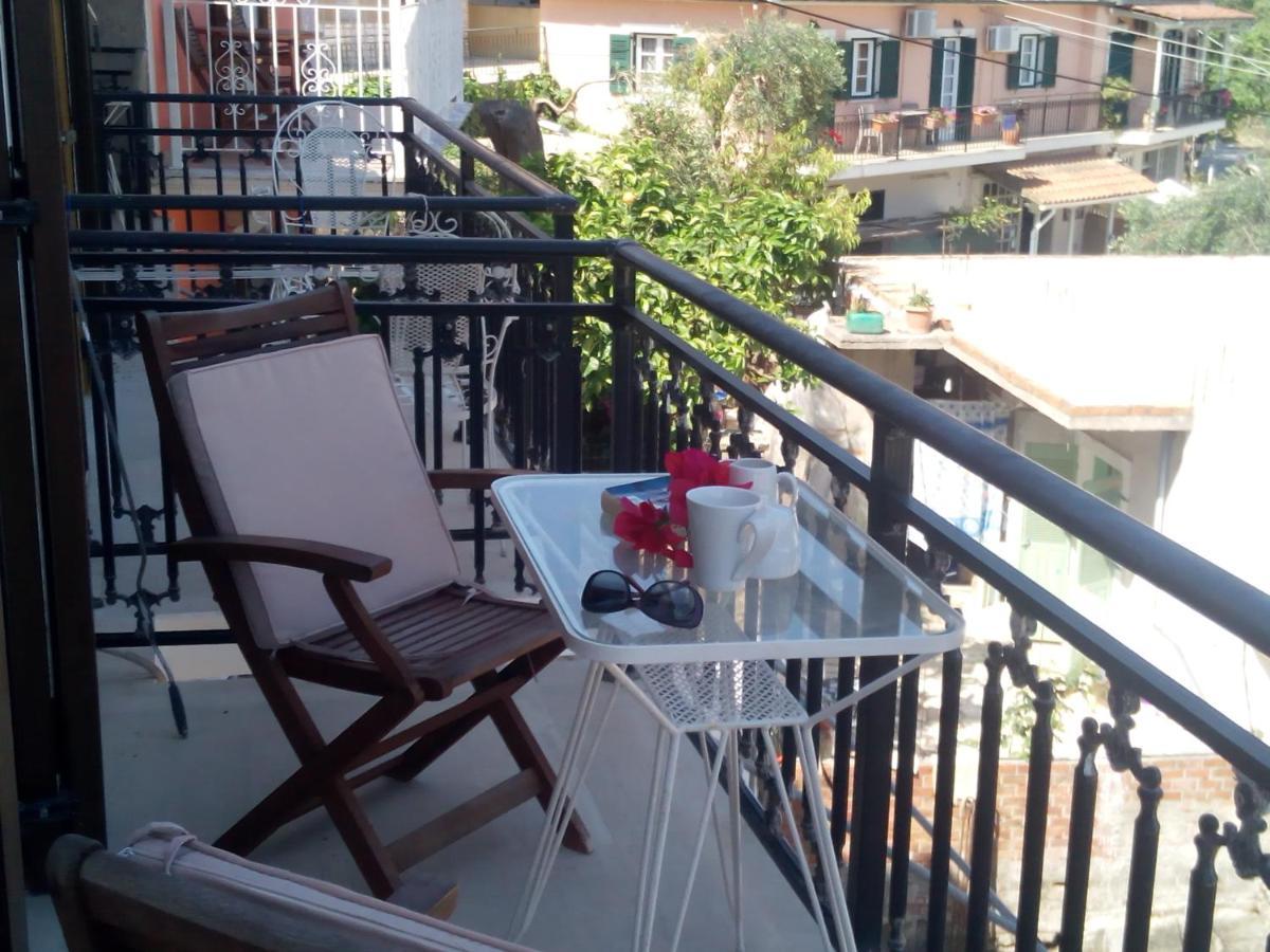 Soustas Apartments Longós Екстериор снимка