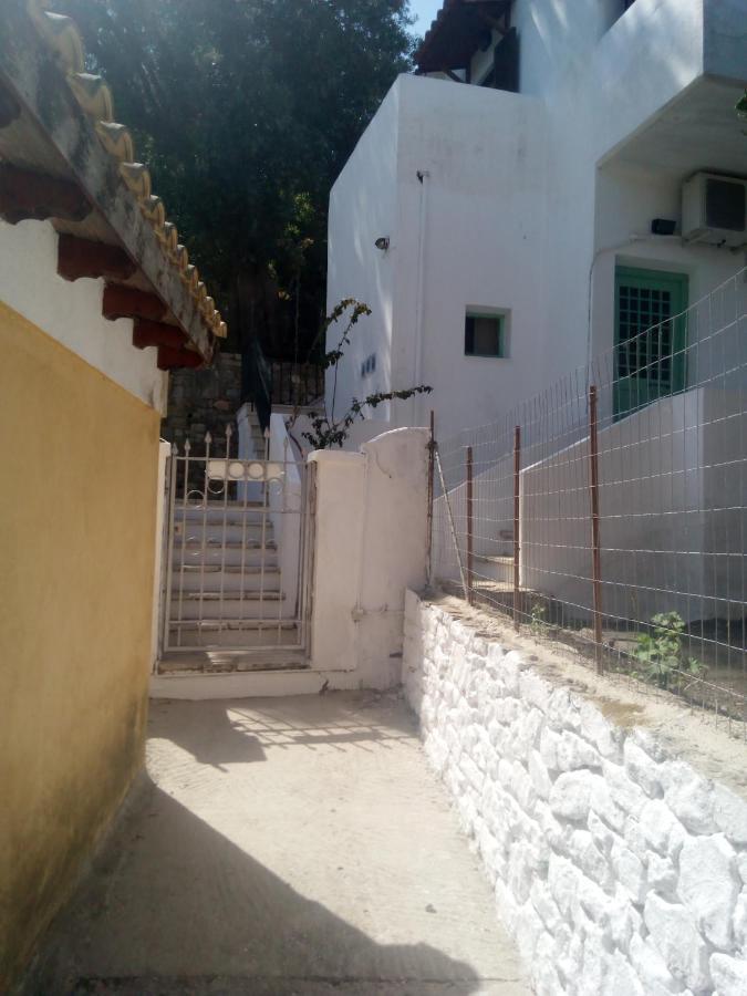 Soustas Apartments Longós Екстериор снимка
