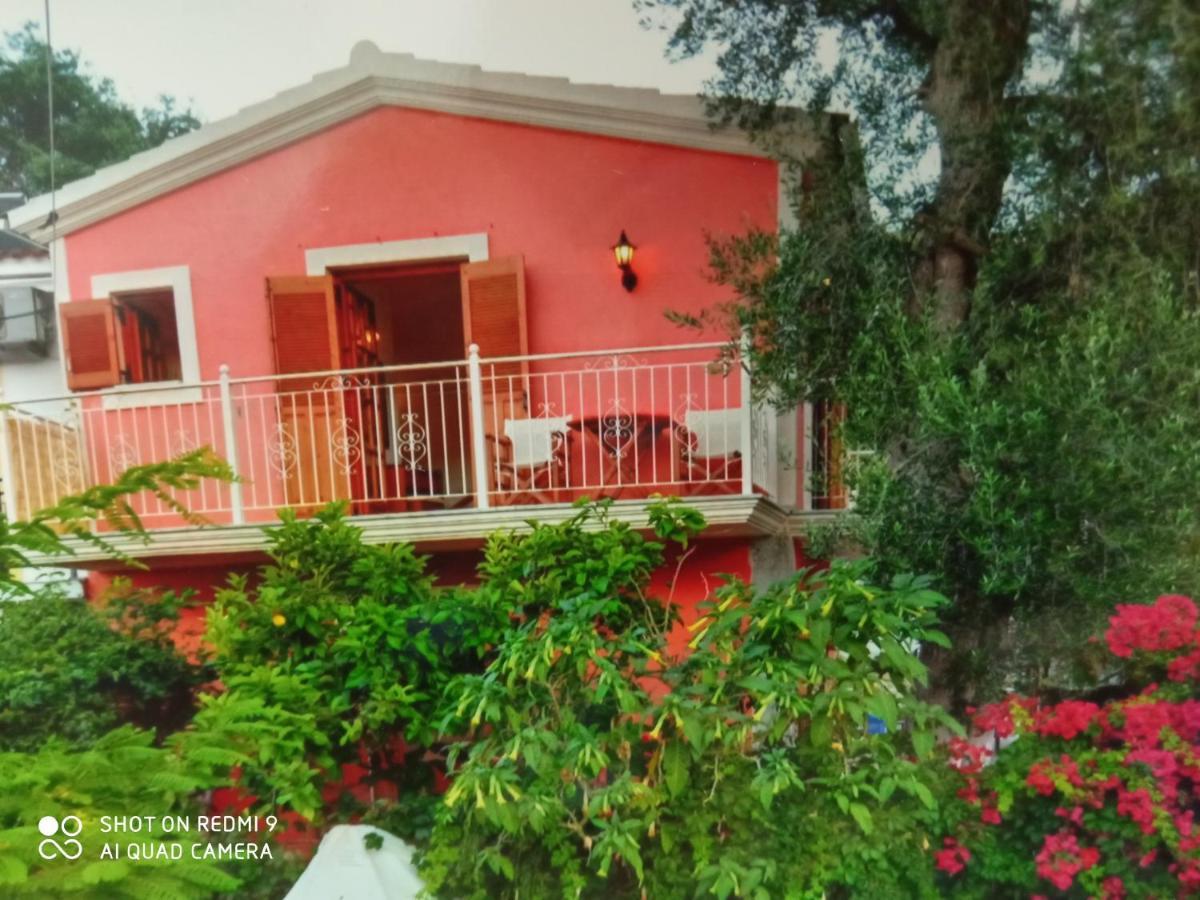Soustas Apartments Longós Екстериор снимка