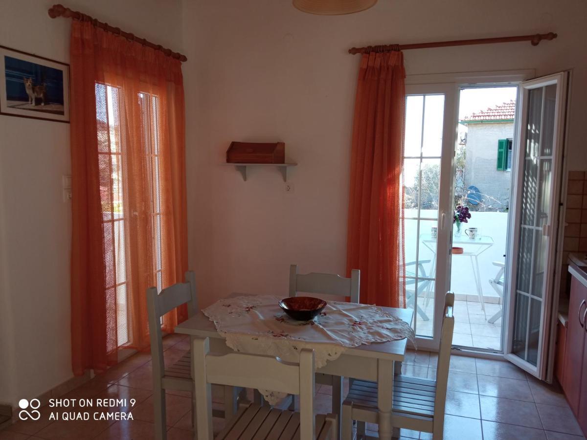 Soustas Apartments Longós Екстериор снимка