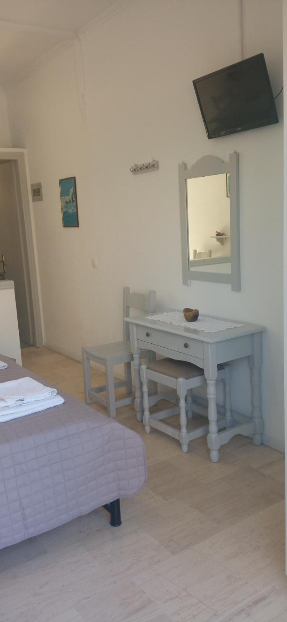 Soustas Apartments Longós Екстериор снимка