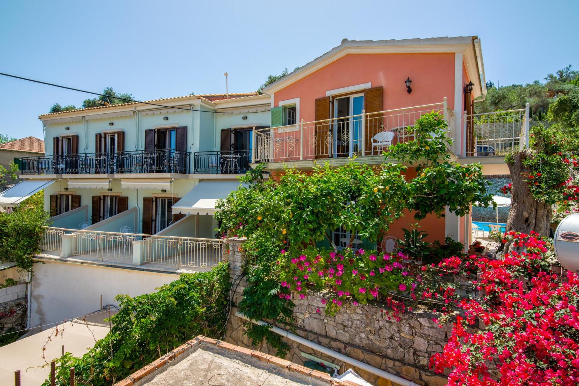 Soustas Apartments Longós Екстериор снимка
