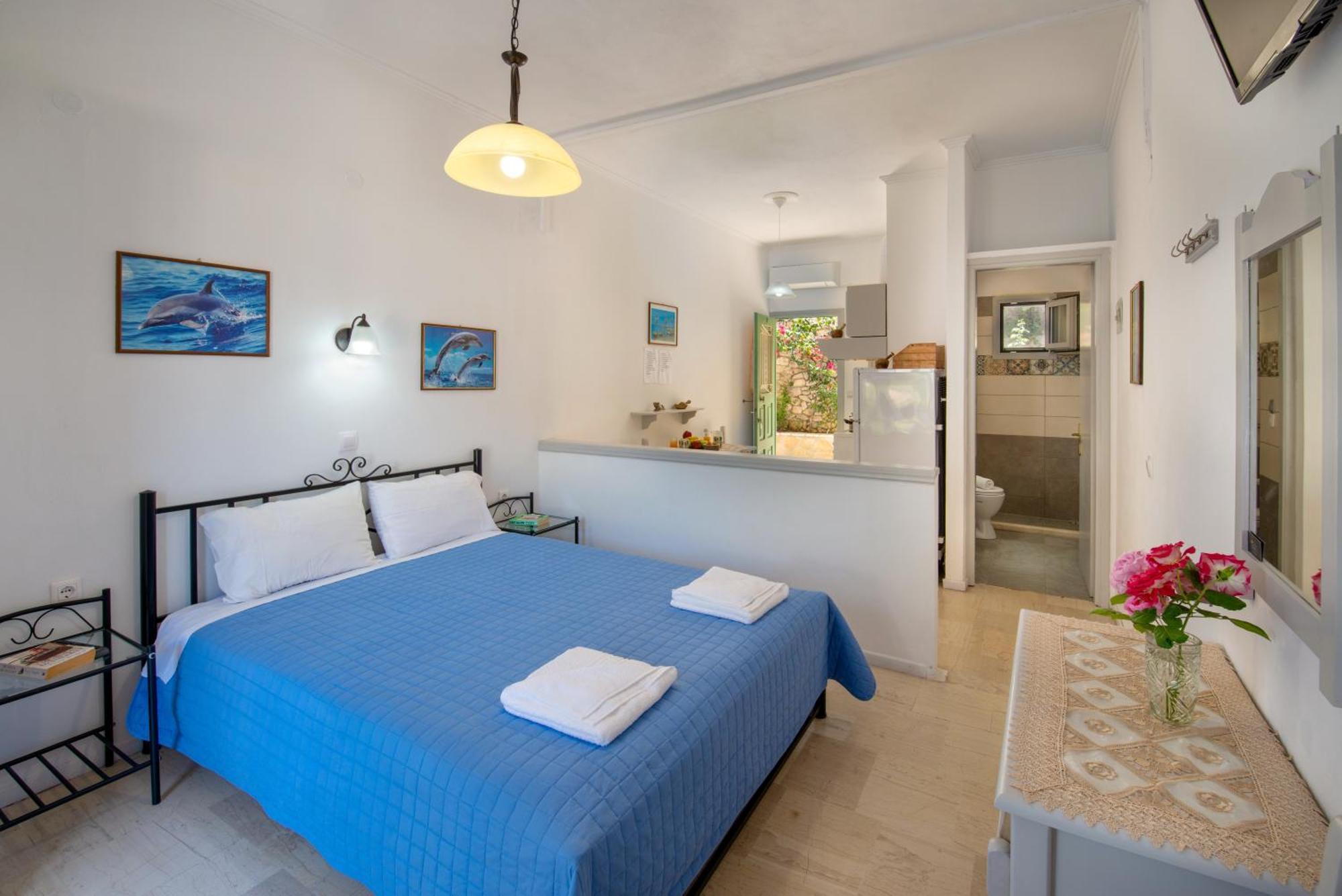 Soustas Apartments Longós Екстериор снимка
